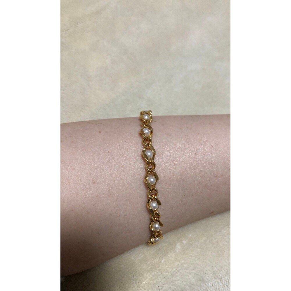 Gold Tone Faux Pearls Bracelet 8”